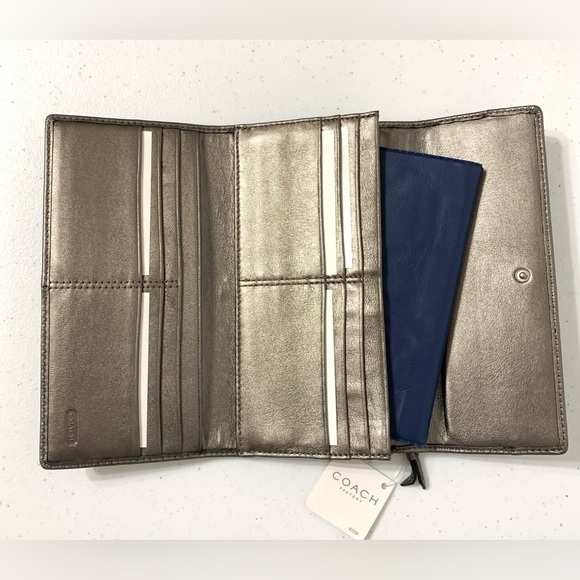 Authentic COACH   No. F42813
✨ Soho Plated Leather Slim Envelope ✨ New with Tag - Picture 7 of 14